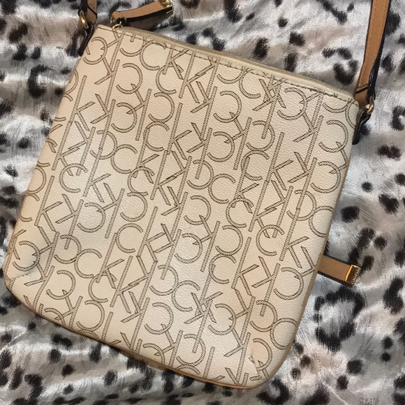 Calvin Klein crossbody - Picture 7 of 7